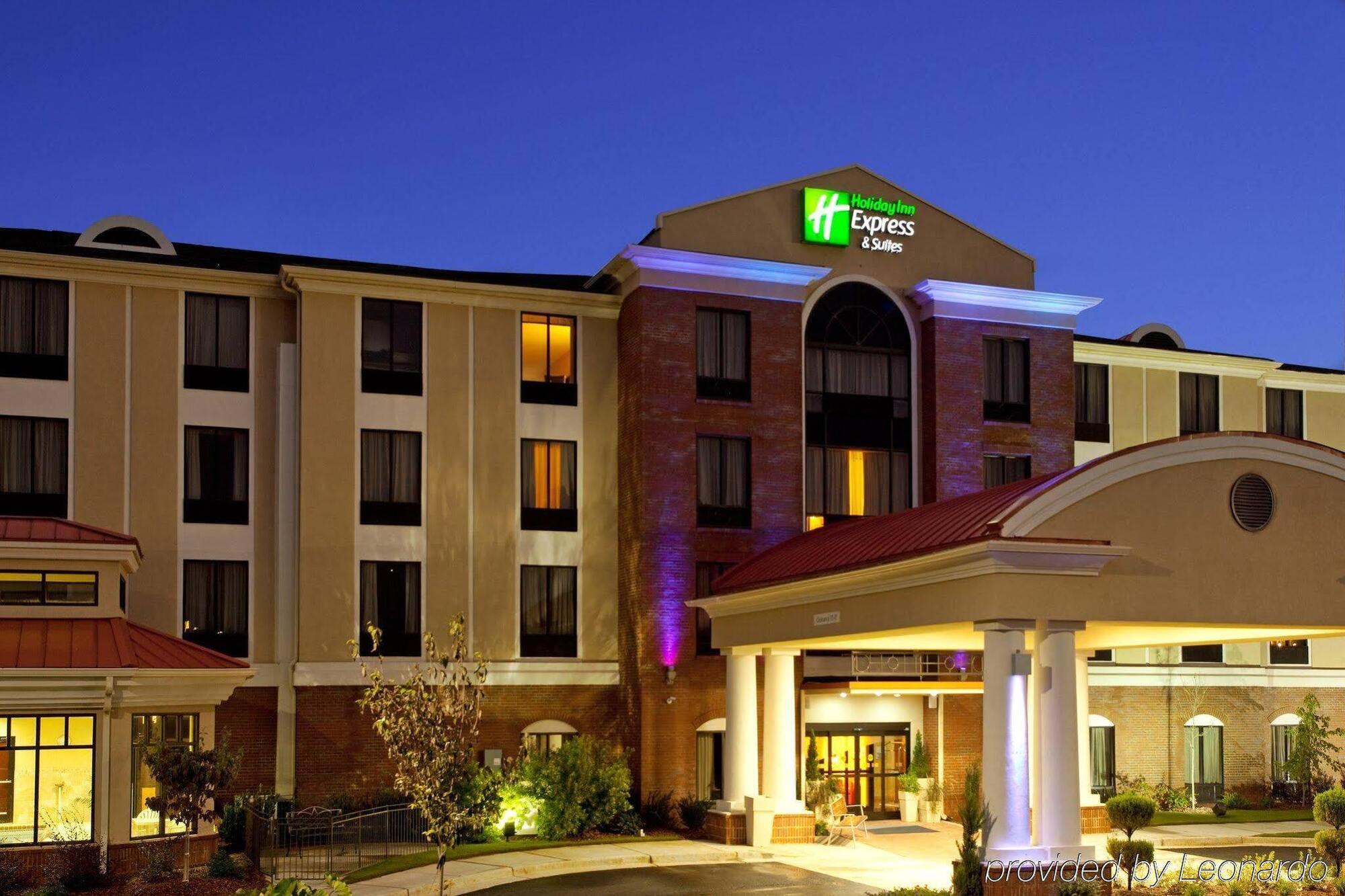 Holiday Inn Express Hotel & Suites Lavonia By Ihg Exterior foto