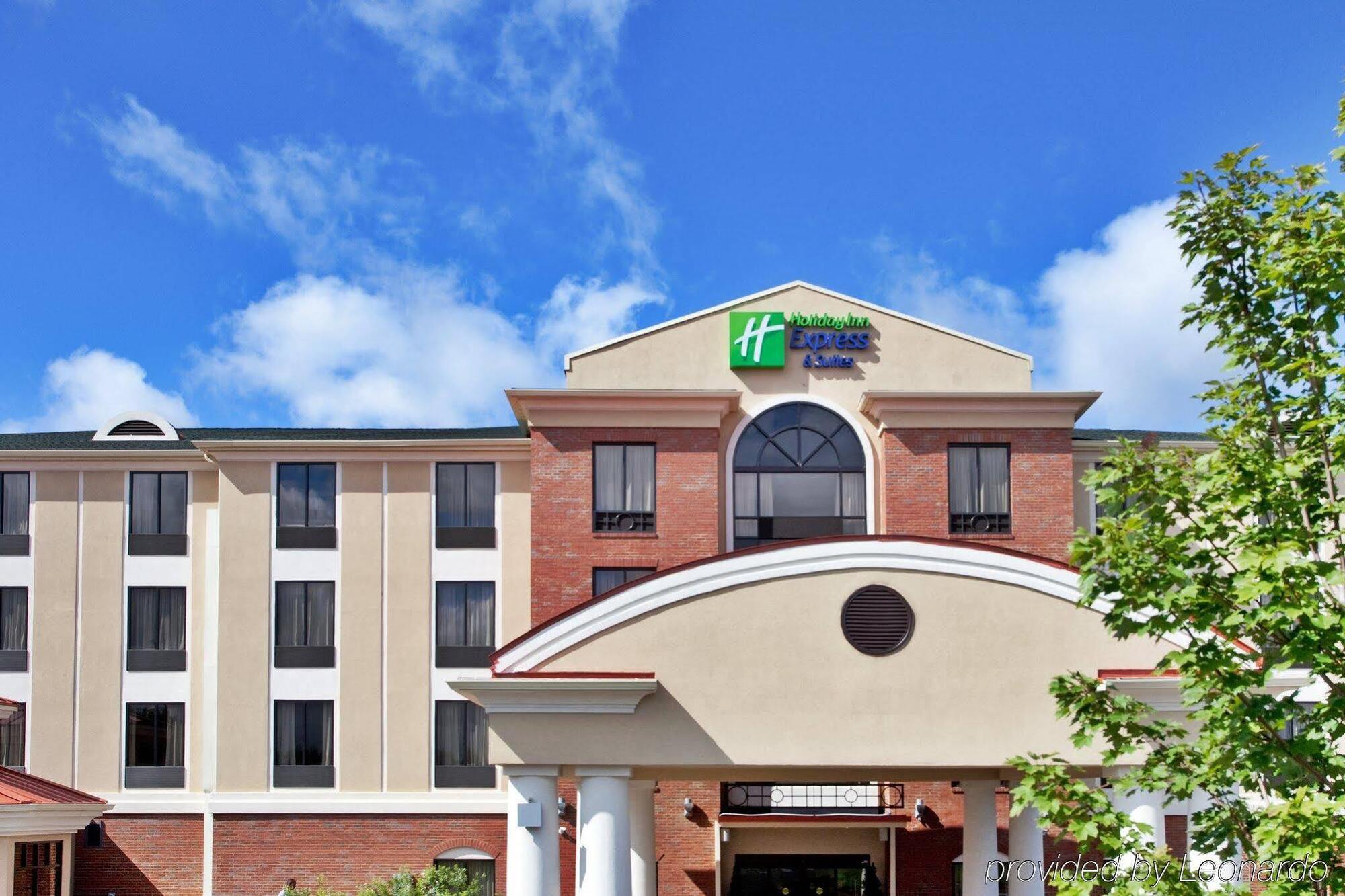 Holiday Inn Express Hotel & Suites Lavonia By Ihg Exterior foto
